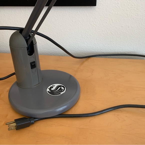 Desk Task Lamp For Drawing ,Architect, Offices, Classrooms, & Hospital - Picture 9 of 13